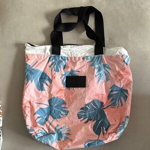 Aloha Collection x Laylow Waikiki Day Tripper